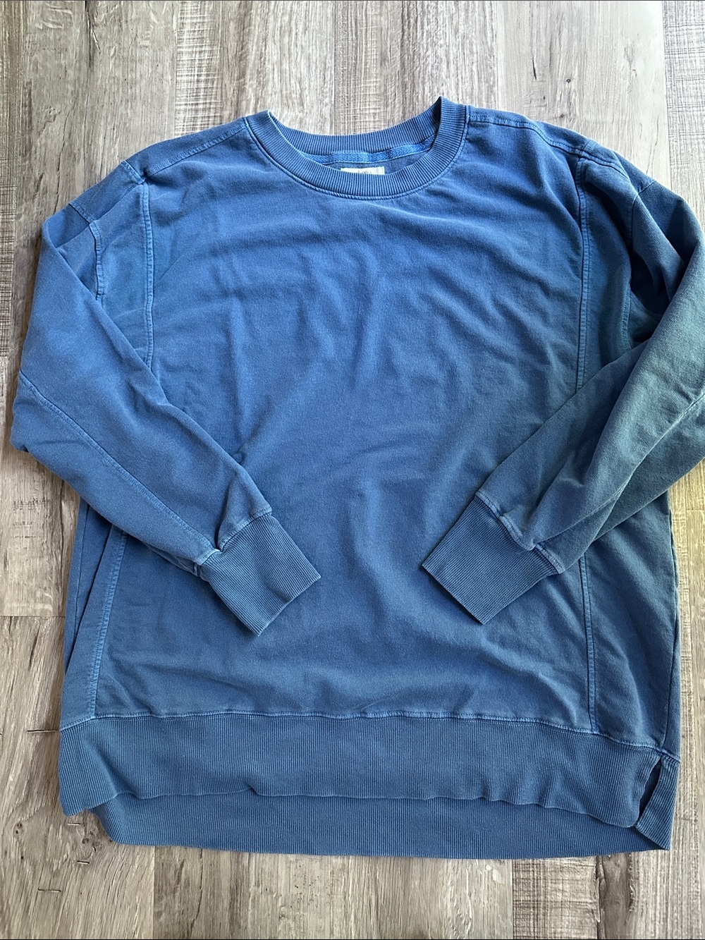 Maurice’s Women’s Blue Sun haven Crewneck Lightweight Sweatshirt